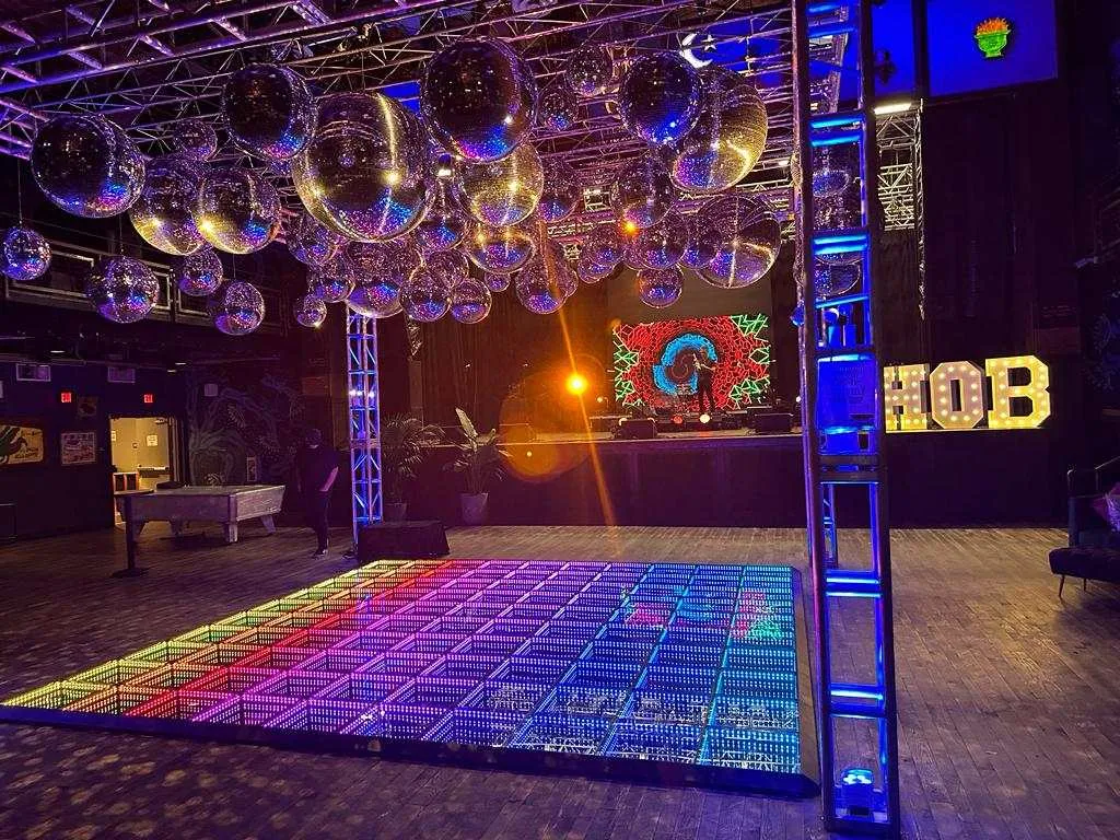 Dance Floor Rentals Guide to Create the Best Party Vibe