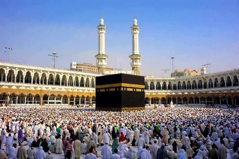 How Umrah Travel Agency Helps Lower Umrah Package Cost